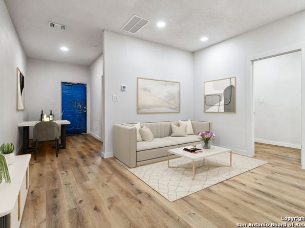 1206 W Hein Rd #102