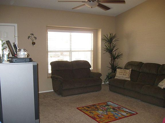 4th image of 1719 E Windsong Dr