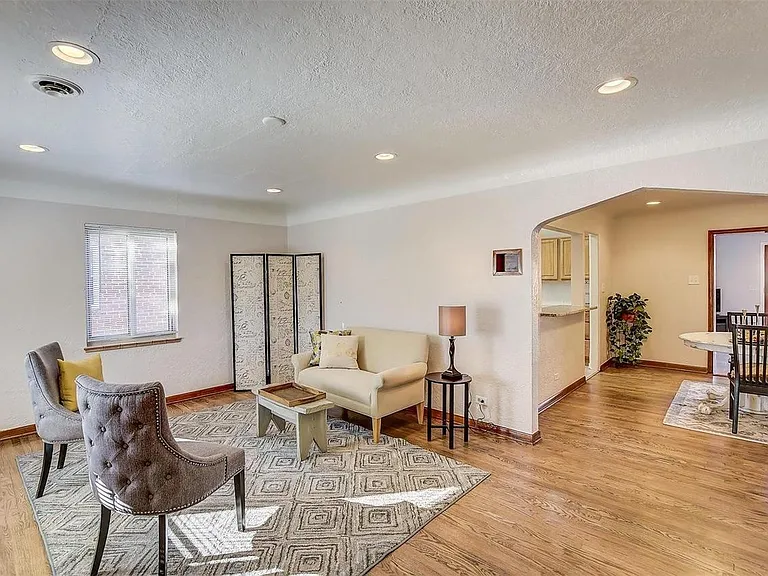 2811 Utica St — Photo 24