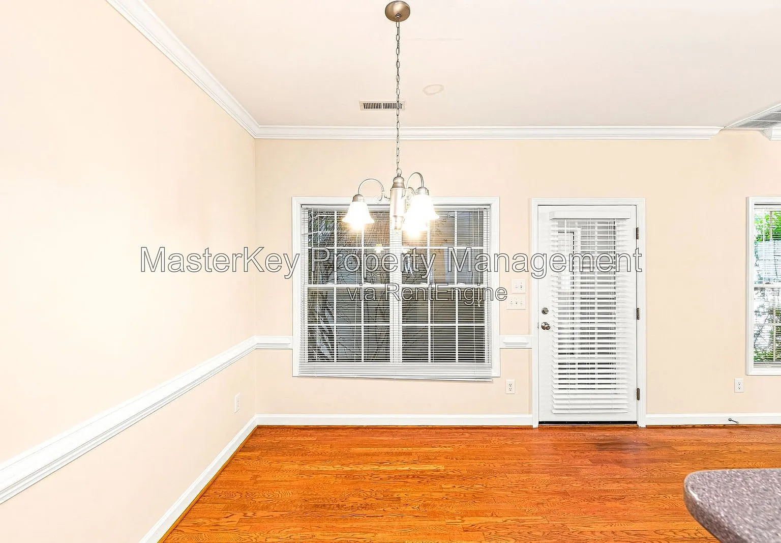 4 bed, 4.0 bath, 2715 sqft, $2,595 — Photo 4