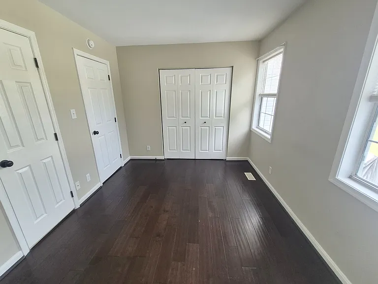 309 Surry Ln — Photo 16