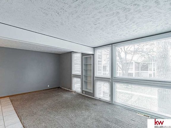 3rd image of 10838 Seward St