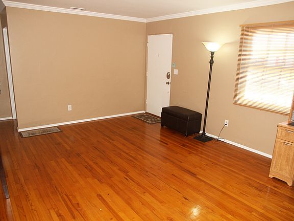 3rd image of 3628 Quimby St