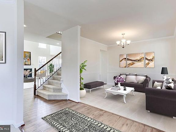 3rd image of 15079 Grace Pl