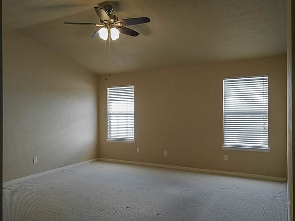 4th image of 3760 NW 27th St