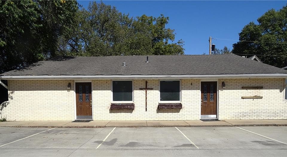 1st image of 4 E Pine St