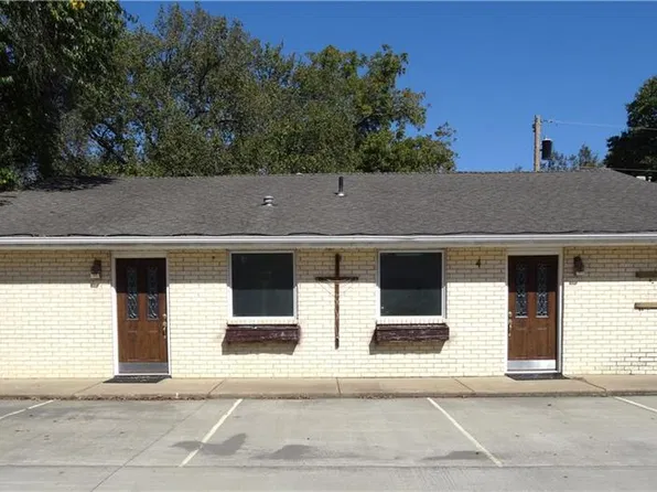 4 E Pine St, Butler, MO 64730