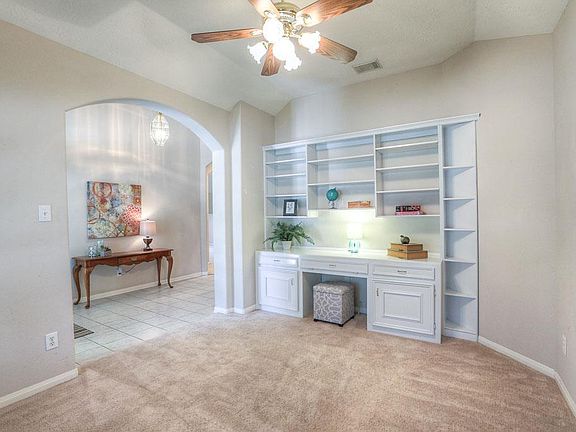 4th image of 3811 Lake View Dr