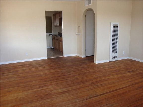 3rd image of 1921 Saint Johns Dr