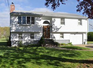 144 Hollister Rd, Swansea, MA 02777