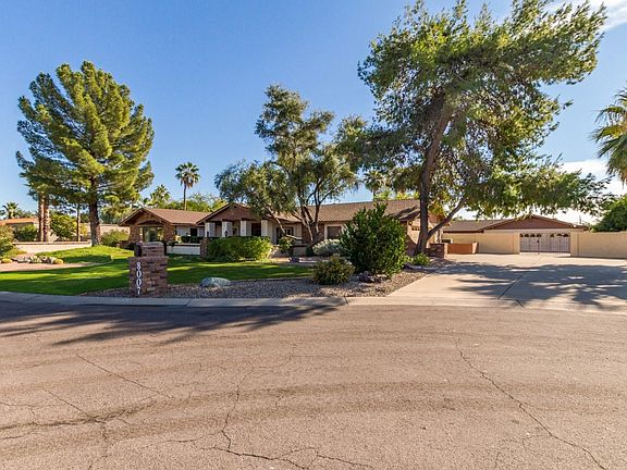 Front - Expansive Ranch Style