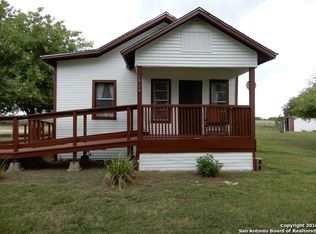 1630 Fm 1922, Floresville, TX 78114