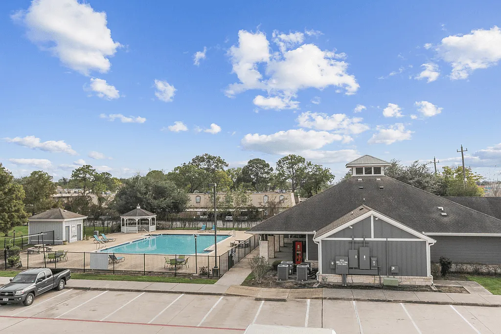 The Villas at Shaver Apartments — Photo 4