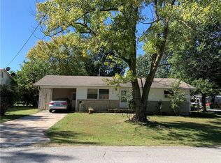 1024 Brogdon St, Springdale, AR 72764