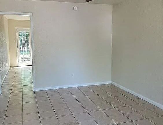 3rd image of 1221 Georgia St #1221