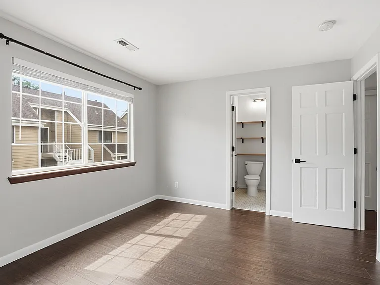 5916 Gunbarrel Ave #F — Photo 15