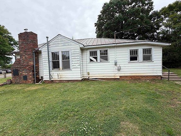 5th image of 105 Tunstall St