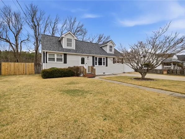 2812 Flag Rd, Chesapeake, VA 23323
