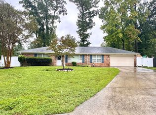 2305 Enchanted Forest Ln, Virginia Beach, VA 23453