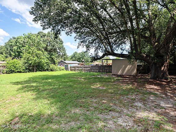 2nd image of 330 Randall Dr