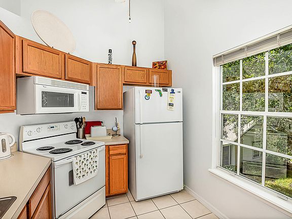 3rd image of 4881 Lake Waterford Way #4