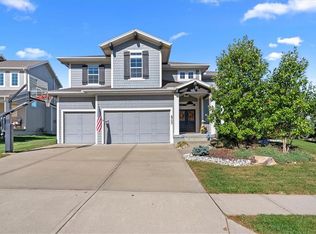 8700 W 166th St, Overland Park, KS 66085