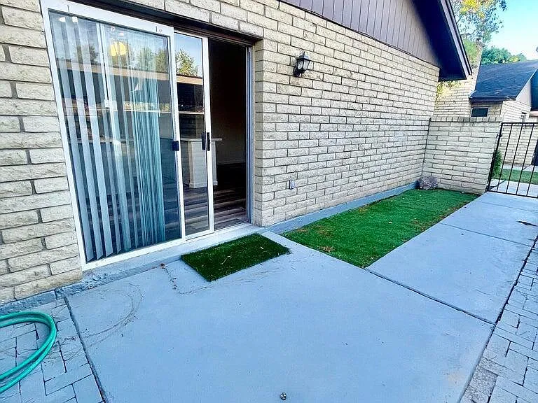 32 W Loma Vista Dr #102 — Photo 25
