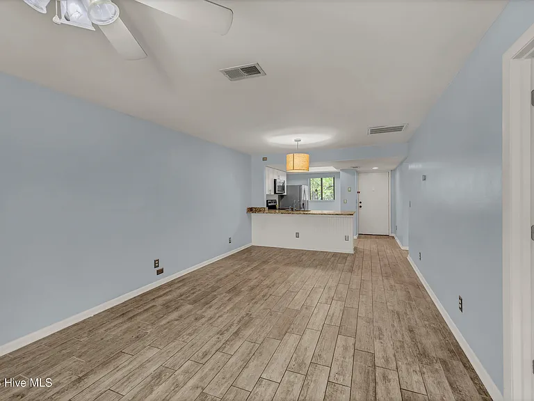 4403 Holly Tree Rd — Photo 16