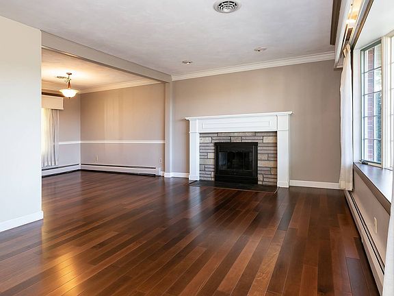 4th image of 2435 Highland Ave