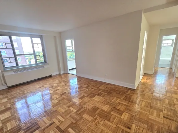 192-15 69th Ave #C, Fresh Meadows, NY 11365