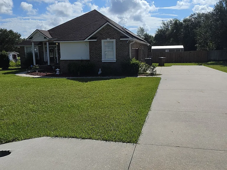 189 SW Pheasant Way — Photo 2