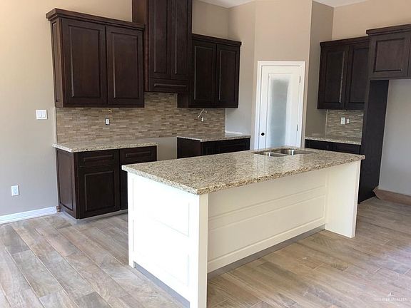 2nd image of 508 S Mina De Oro St
