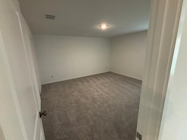 9204 Schram Rd — Photo 7