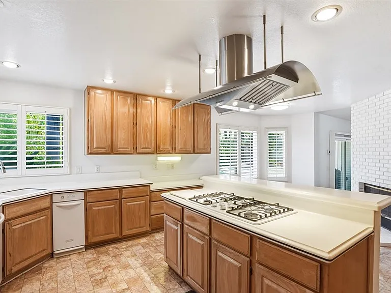 1023 Highlight Dr — Photo 10