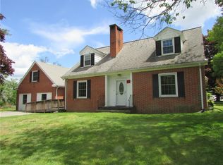 10 James St, Greenville, RI 02828