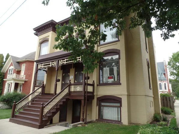 71 Park Row #71, Elgin, IL 60120