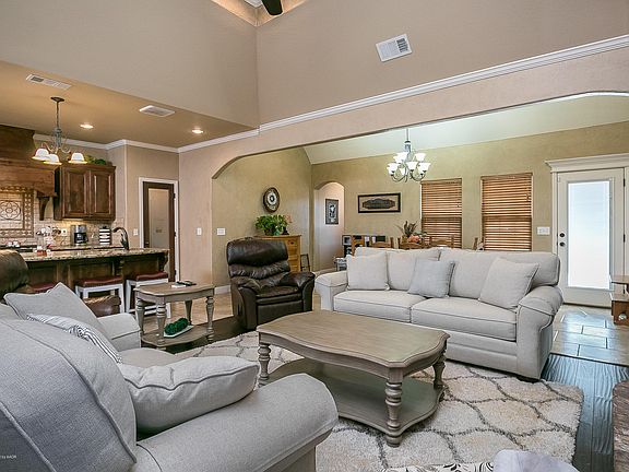5th image of 6313 Glenwood Dr
