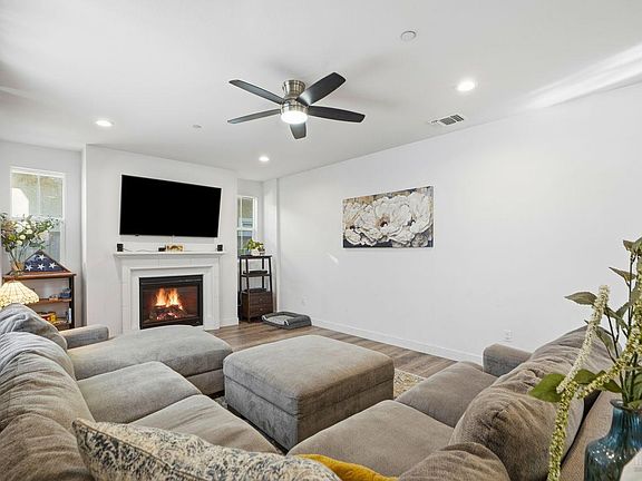 4th image of 1617 Sorrel Street