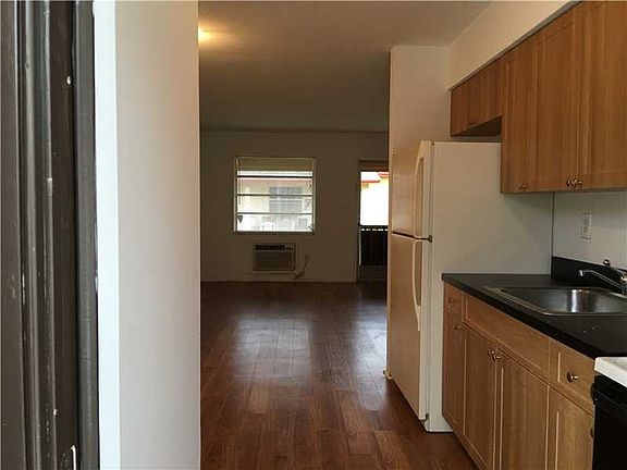 3rd image of 6160 SW 42nd Pl
