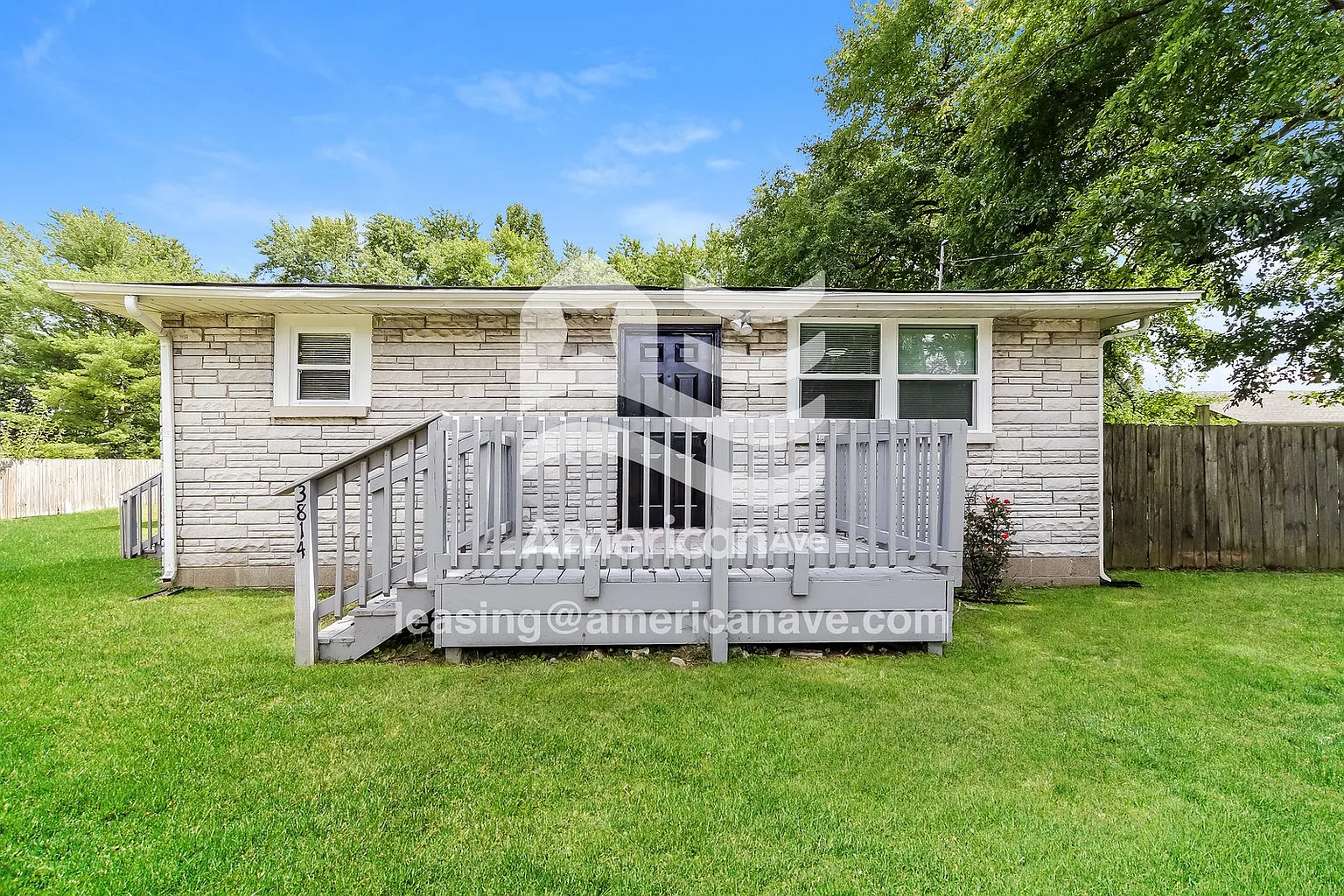 3814 Franklin St photo 1