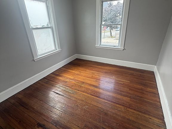4th image of 82 Ruth St #1W