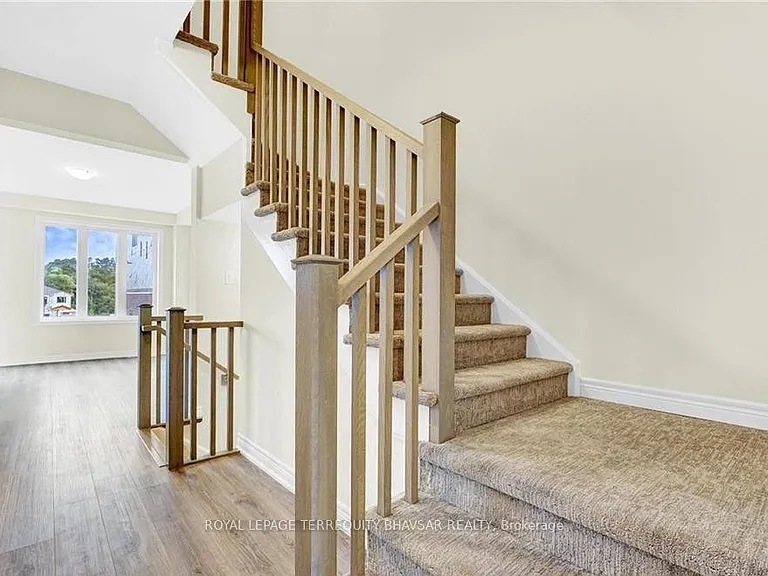 28 Birmingham Dr — Photo 3