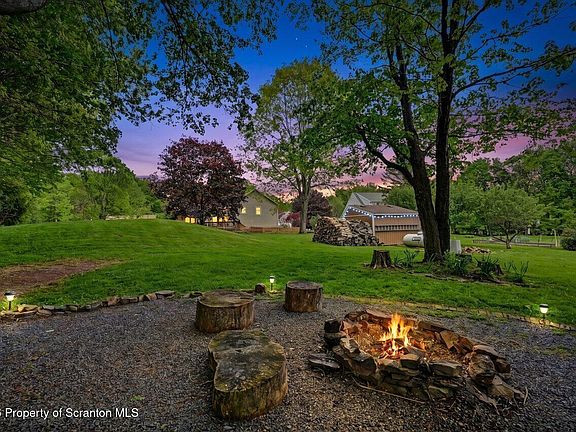 5th image of 308 Bear Brook Acres Dr