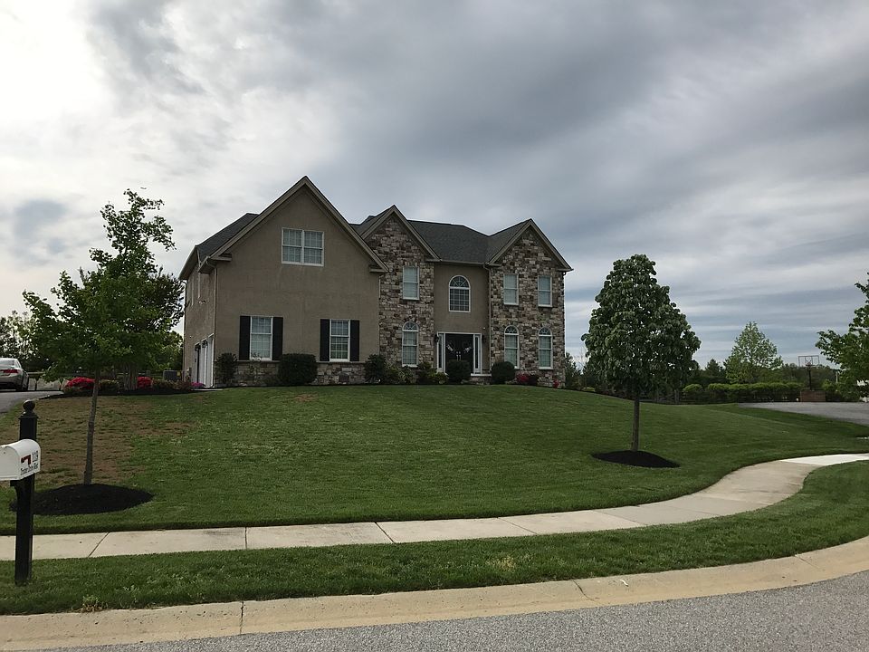1st image of 119 Trotter Dr W