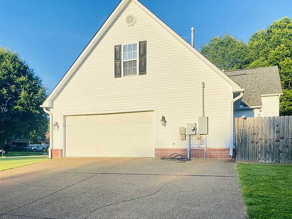2nd image of 62 Greenhill Dr