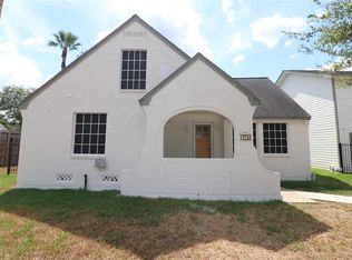 416 Fairbanks St, Houston, TX 77009