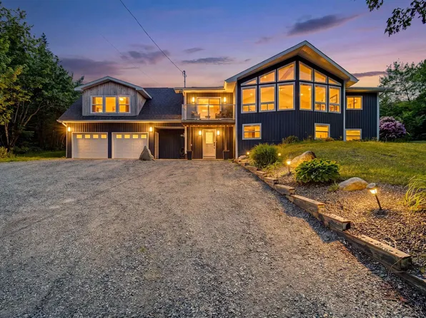 18 Delmerle Dr, Whites Lake, NS B3T 1W9