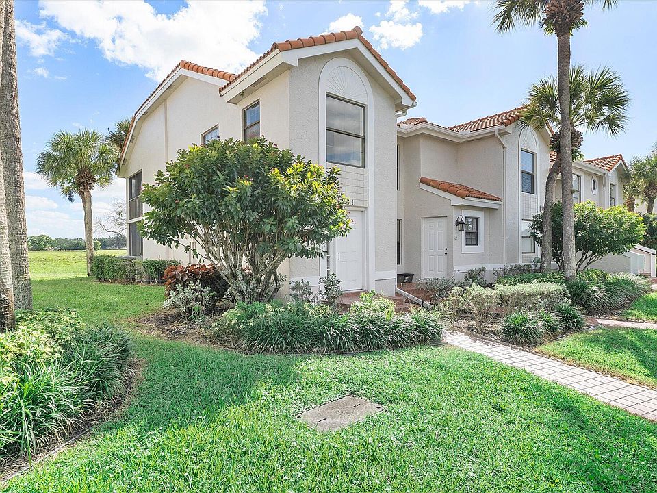 1st image of 10890 Lakemore Lane Unit 201