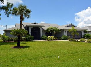 65 Bunker Rd, Rotonda West, FL 33947