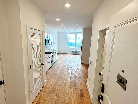 4th image of 56-58 Cottage St #204